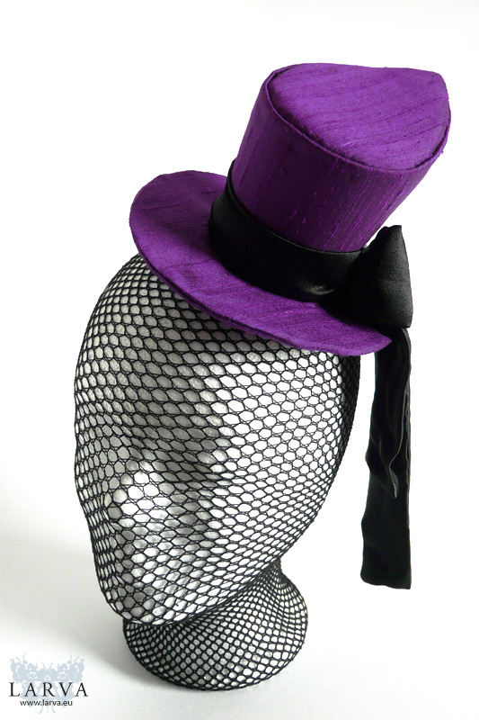 høflighed Afslut konjugat Purple Silk Asymmetric Mini Top Hat (handsewn) – Larva – Historical  Dressmaking